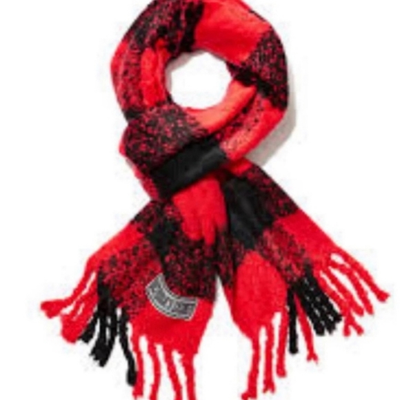 NWT Victoria's Secret Scarlet Check Scarf - Picture 2 of 4